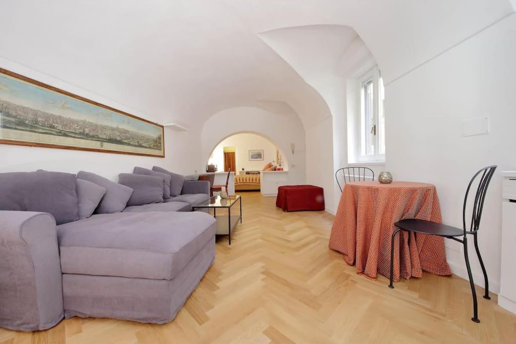 Pantheon With Private Terrace Apartment *