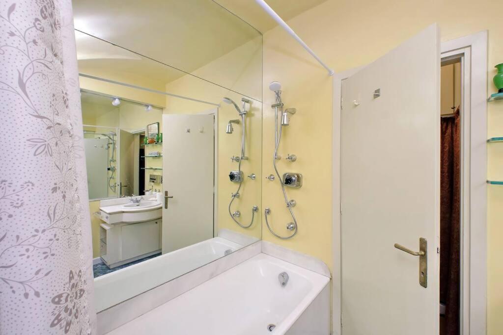 Pantheon With Private Terrace Apartment Rome
