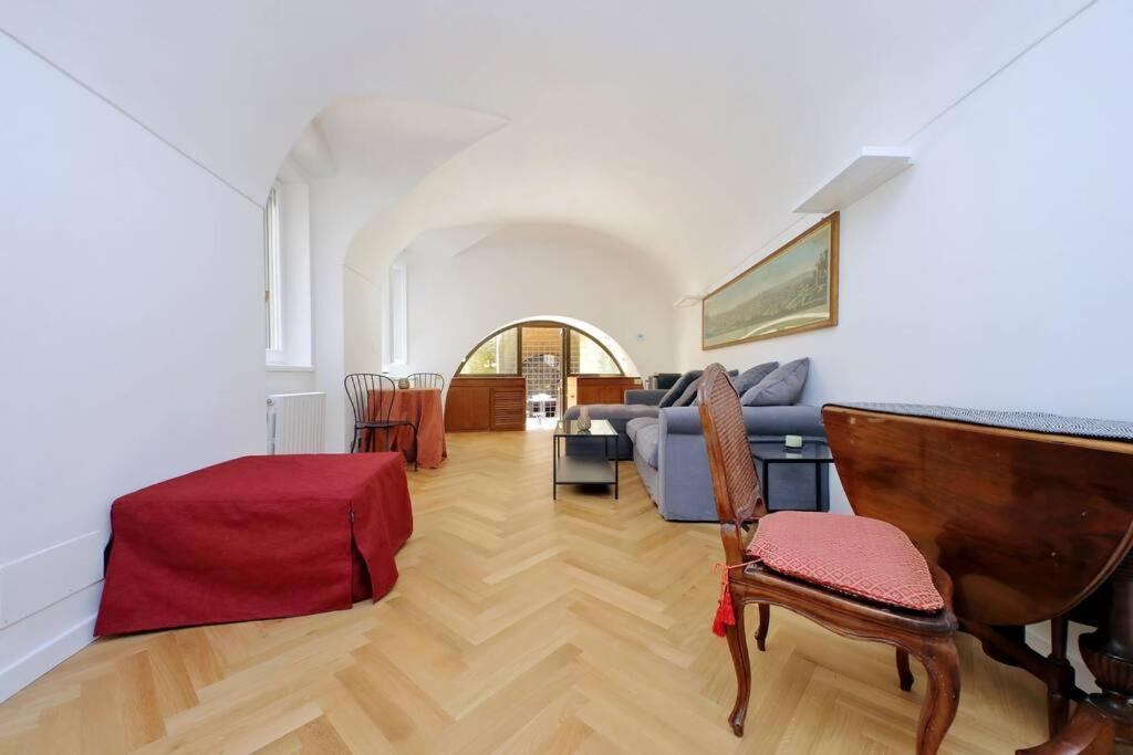 Pantheon With Private Terrace Rome