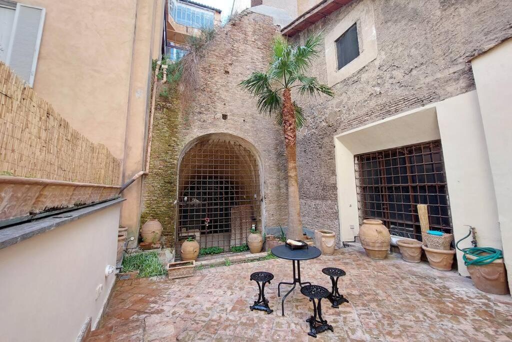 Pantheon With Private Terrace Apartment *