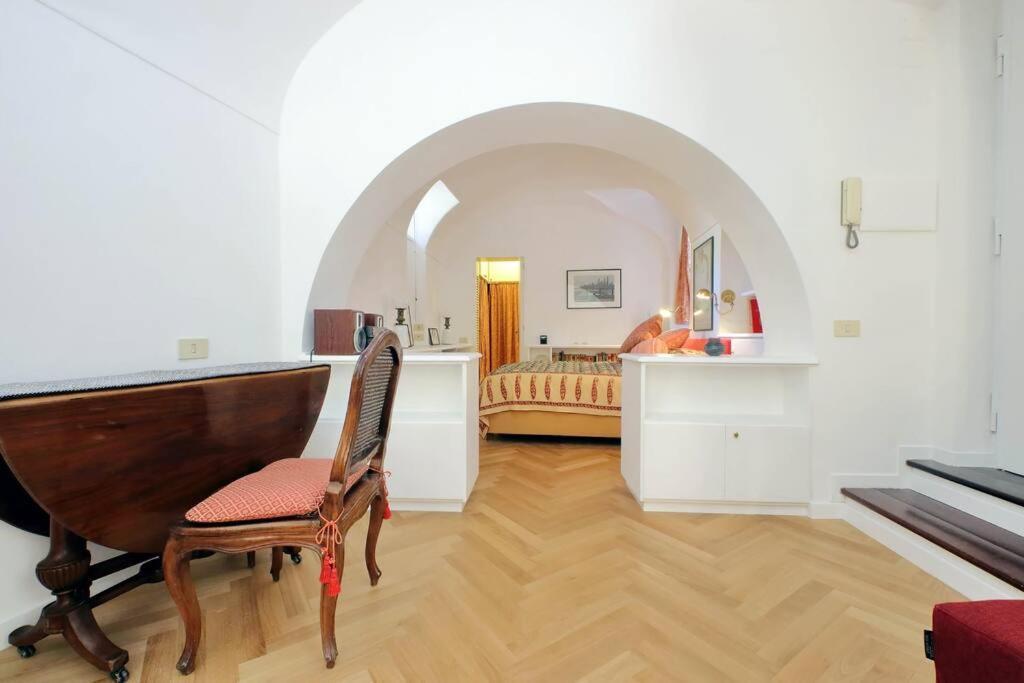 Pantheon With Private Terrace Apartment